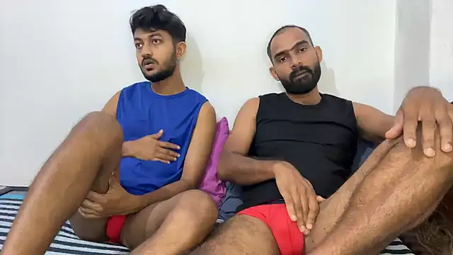 Snapshot of DesiDaddyandSon chatting on 06/03/26, 01:41 DesiDaddyandSon online show from 06/03/26, 01:41