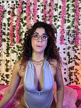 Woo isDaphne online show from 02/19/26, 11:01