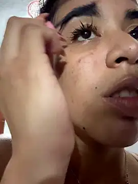 Woo isDaphne online show from 03/23/26, 11:09