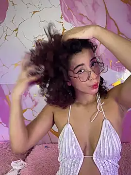 Woo isDaphne online show from 04/12/26, 10:59