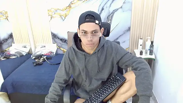 DaviidBuckx  online show from 05/10/26, 03:23