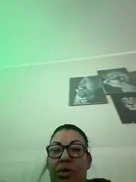 Snapshot of trombaio chatting on 05/01/26, 10:25 trombaio online show from 05/01/26, 10:25