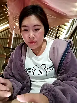 Yiyoongg online show from 02/15/26, 04:31