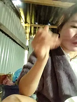 Yiyoongg online show from 02/25/26, 01:48