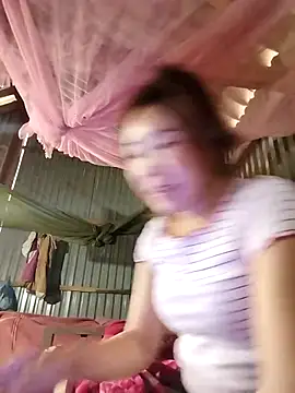 Yiyoongg online show from 04/12/26, 12:04