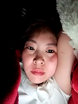 Yiyoongg online show from 04/18/26, 10:43