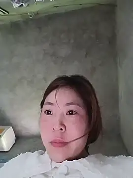 Yiyoongg online show from 06/29/26, 10:15