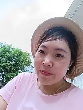 Yiyoongg online show from 07/22/26, 10:51