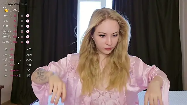lilMelaniloveis online show from 07/21/26, 07:43