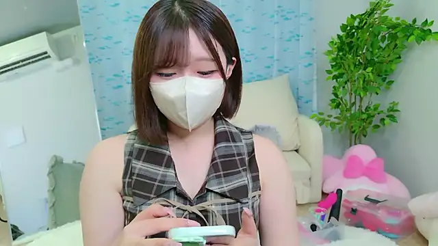 Snapshot of Saki_chanF chatting on 06/07/26, 04:05 Saki chanF online show from 06/07/26, 04:05