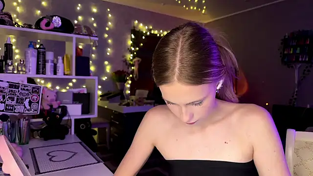 amily sunray online show from 03/23/26, 03:05