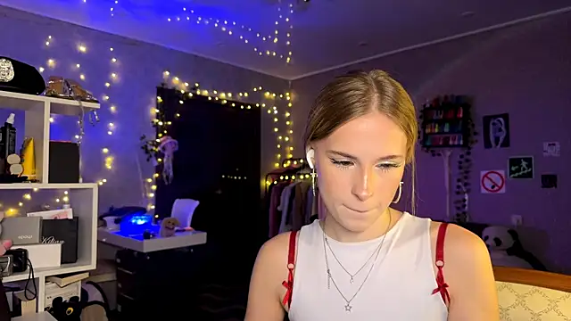 amily sunray online show from 04/18/26, 02:43