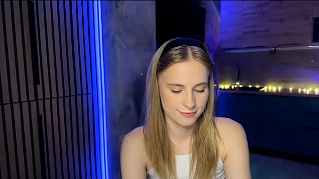 Snapshot of amily_sunray chatting on 05/11/26, 04:15 amily sunray online show from 05/11/26, 04:15
