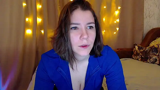 Snapshot of AdelMauds chatting on 03/27/26, 04:29 AdelMauds online show from 03/27/26, 04:29