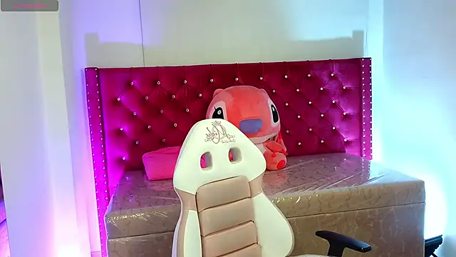 babyy nicols m online show from 05/01/26, 10:42