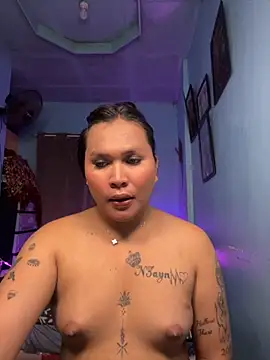 hollynicole online show from 04/23/26, 11:31