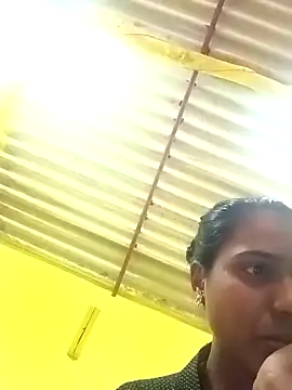 Shivani 39 online show from 02/09/26, 09:13