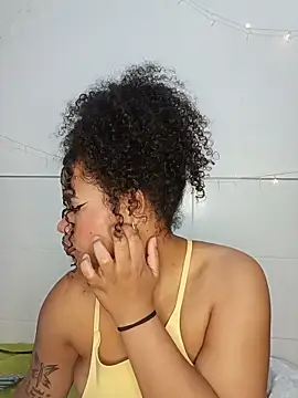 BrianaSweetxxx online show from 06/04/26, 03:45