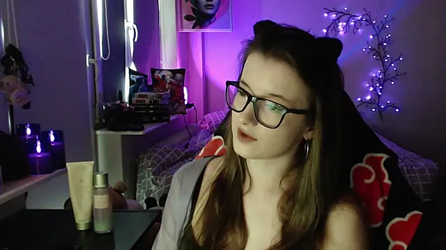 Snapshot of LunaXcherry chatting on 04/30/26, 05:08 LunaXcherry online show from 04/30/26, 05:08