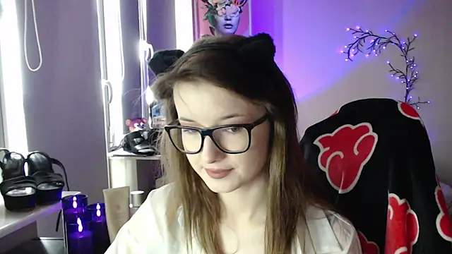 Snapshot of LunaXcherry chatting on 05/17/26, 11:06 LunaXcherry online show from 05/17/26, 11:06