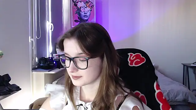 Snapshot of LunaXcherry chatting on 05/28/26, 04:48 LunaXcherry online show from 05/28/26, 04:48
