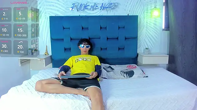 Adventurous Boys online show from 02/26/26, 06:07