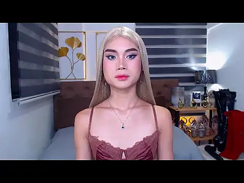 Snapshot of JuicyCockThea chatting on 06/19/26, 02:10 JuicyCockThea online show from 06/19/26, 02:10