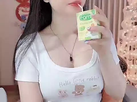 Snapshot of Agnelyn___ chatting on 04/07/26, 02:01 Agnelyn online show from 04/07/26, 02:01