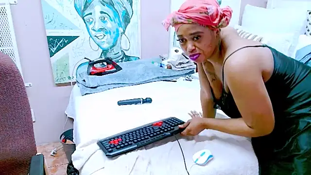 TyraHotxxx online show from 05/11/26, 02:45