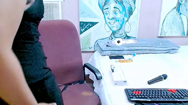 TyraHotxxx online show from 05/19/26, 01:22