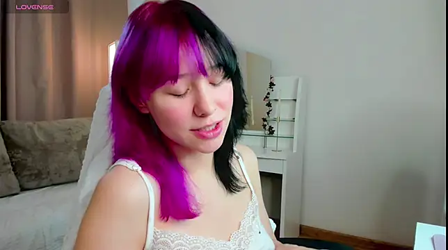 Snapshot of EmilyTrase chatting on 06/24/26, 01:04 EmilyTrase online show from 06/24/26, 01:04