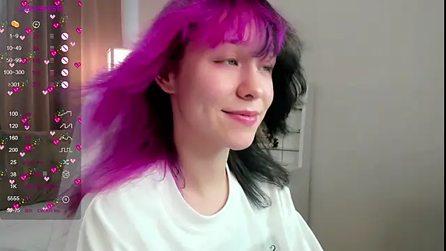 Snapshot of EmilyTrase chatting on 06/28/26, 01:11 EmilyTrase online show from 06/28/26, 01:11