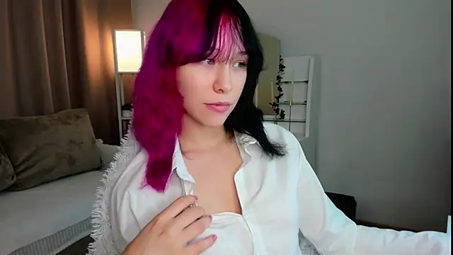 Snapshot of EmilyTrase chatting on 07/30/26, 01:04 EmilyTrase online show from 07/30/26, 01:04