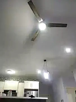 18lue85 online show from 03/15/26, 03:07