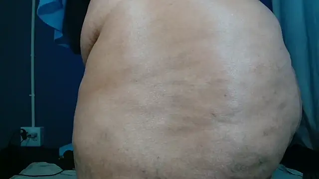 Sweet-Bella17 online show from 04/19/26, 01:27