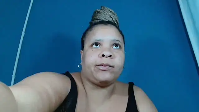 Snapshot of Sweet-Bella17 chatting on 04/30/26, 04:35 Sweet-Bella17 online show from 04/30/26, 04:35