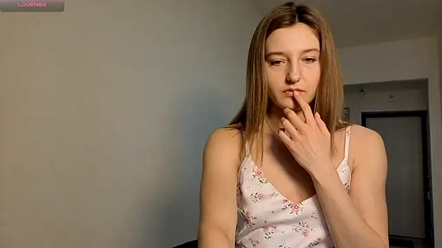 AvelinaSchepp online show from 03/21/26, 11:04