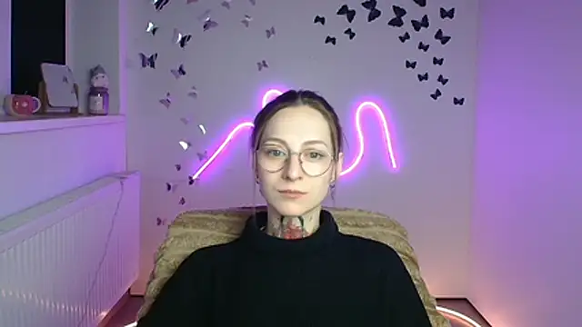 Esmi Winter online show from 04/15/26, 11:28