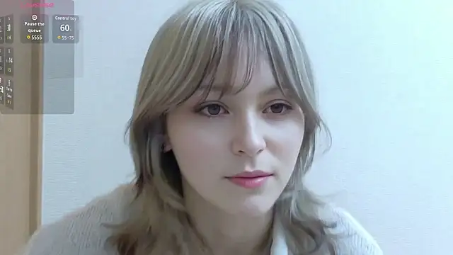 Snapshot of e_ri_ka93 chatting on 07/10/26, 01:14 e ri ka93 online show from 07/10/26, 01:14