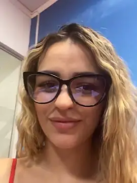 SelenaRuss online show from 04/18/26, 07:07