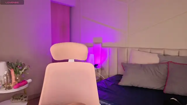 Eyes moon  online show from 02/21/26, 02:23