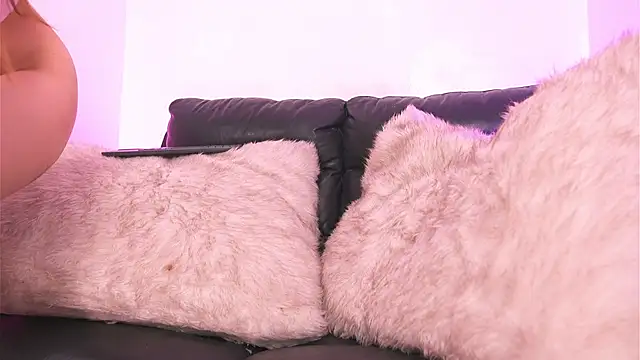 Shopie Colucci online show from 04/10/26, 01:27