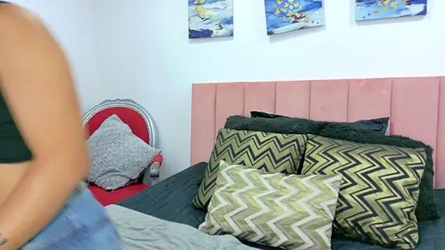 LuciadelaVega online show from 03/01/26, 04:42