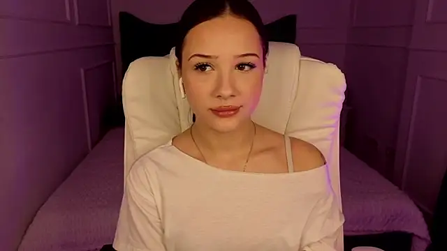 baby brunettee  online show from 03/07/26, 03:20