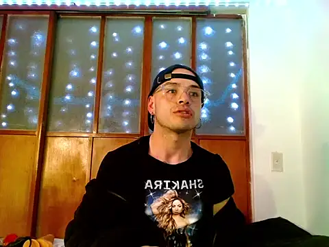 DanniHotBoy02 online show from 02/11/26, 03:11