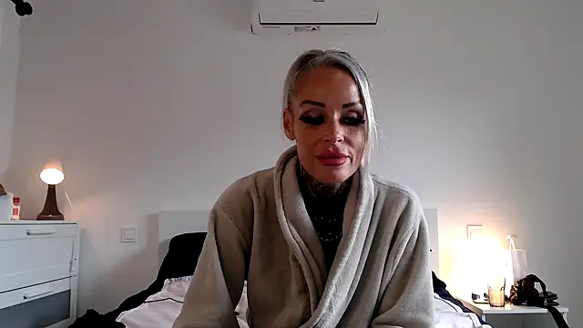 Sophie-Logan-Ink online show from 03/26/26, 10:10