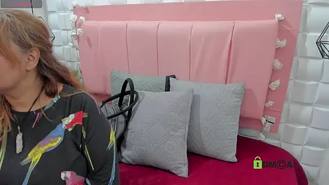  Victoria milf  online show from 04/18/26, 03:49