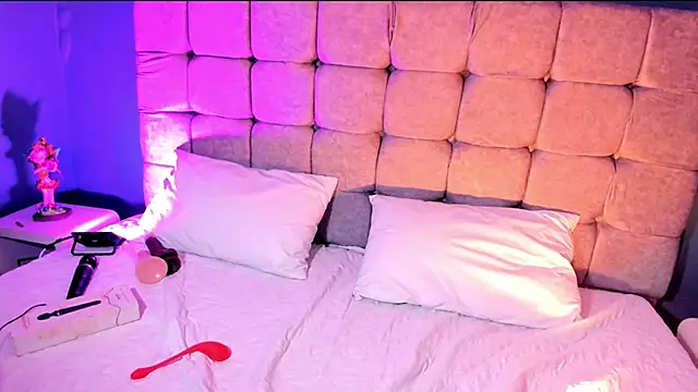 Blue Aura  online show from 04/20/26, 06:53