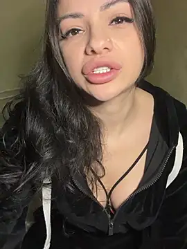 Layana Ro online show from 02/10/26, 08:35