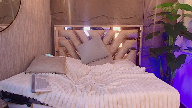 sasha gracee  online show from 03/04/26, 12:55